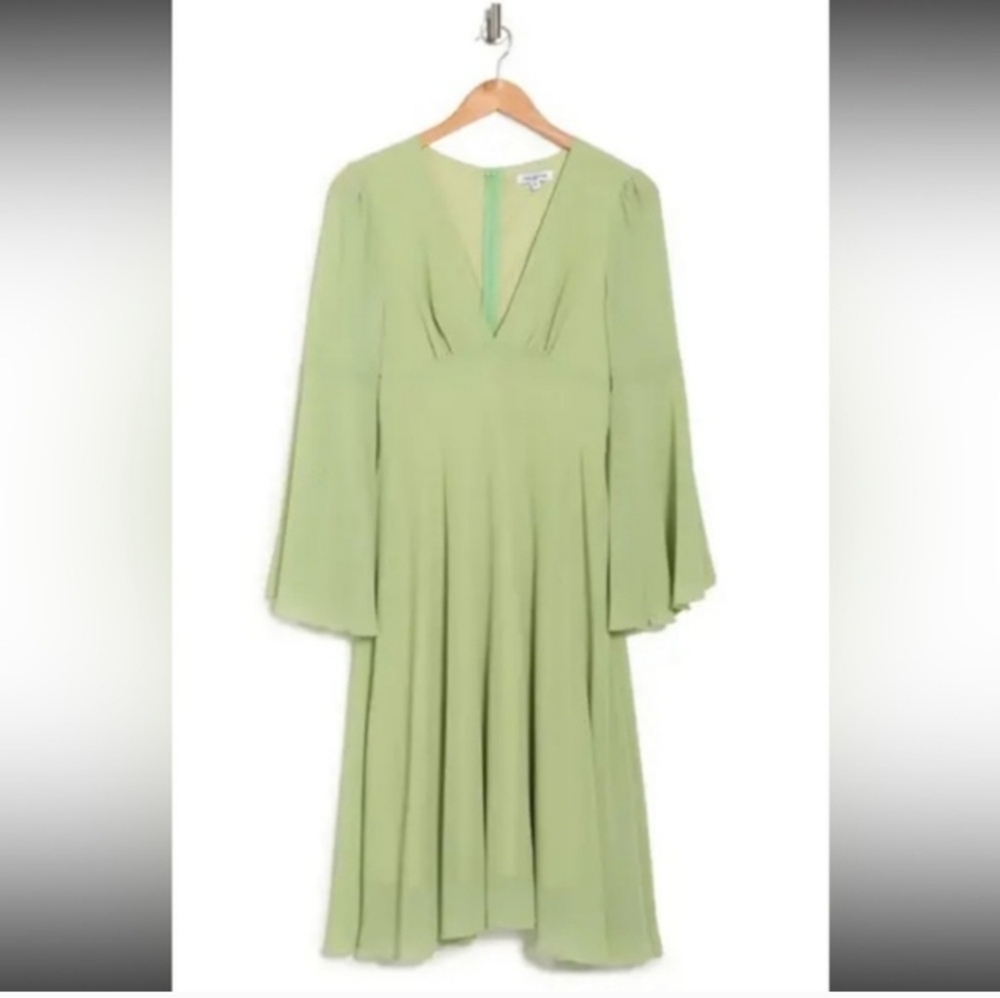 Area Stars Sage Maggie Bell Sleeve Midi Dress V Neck Bustline Pleat Size Small - Picture 4 of 16